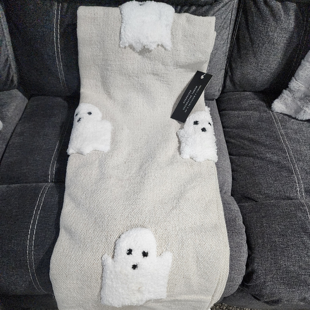 NWT Rachel Zoe Ghost Blanket 50"x70"